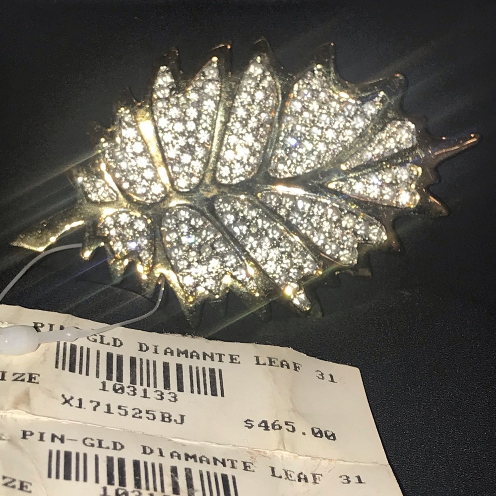 VALENTINO Gold Diamanté Pin - Picture 5 of 6